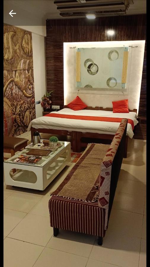 Hotel Krishna アーメダバード エクステリア 写真