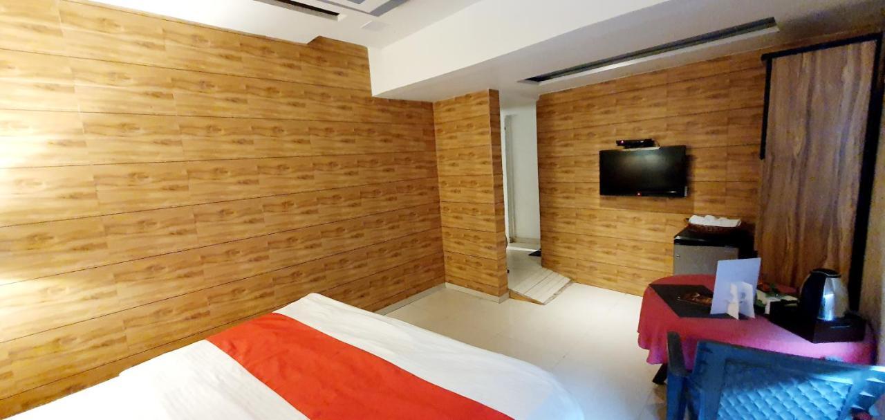 Hotel Krishna アーメダバード エクステリア 写真