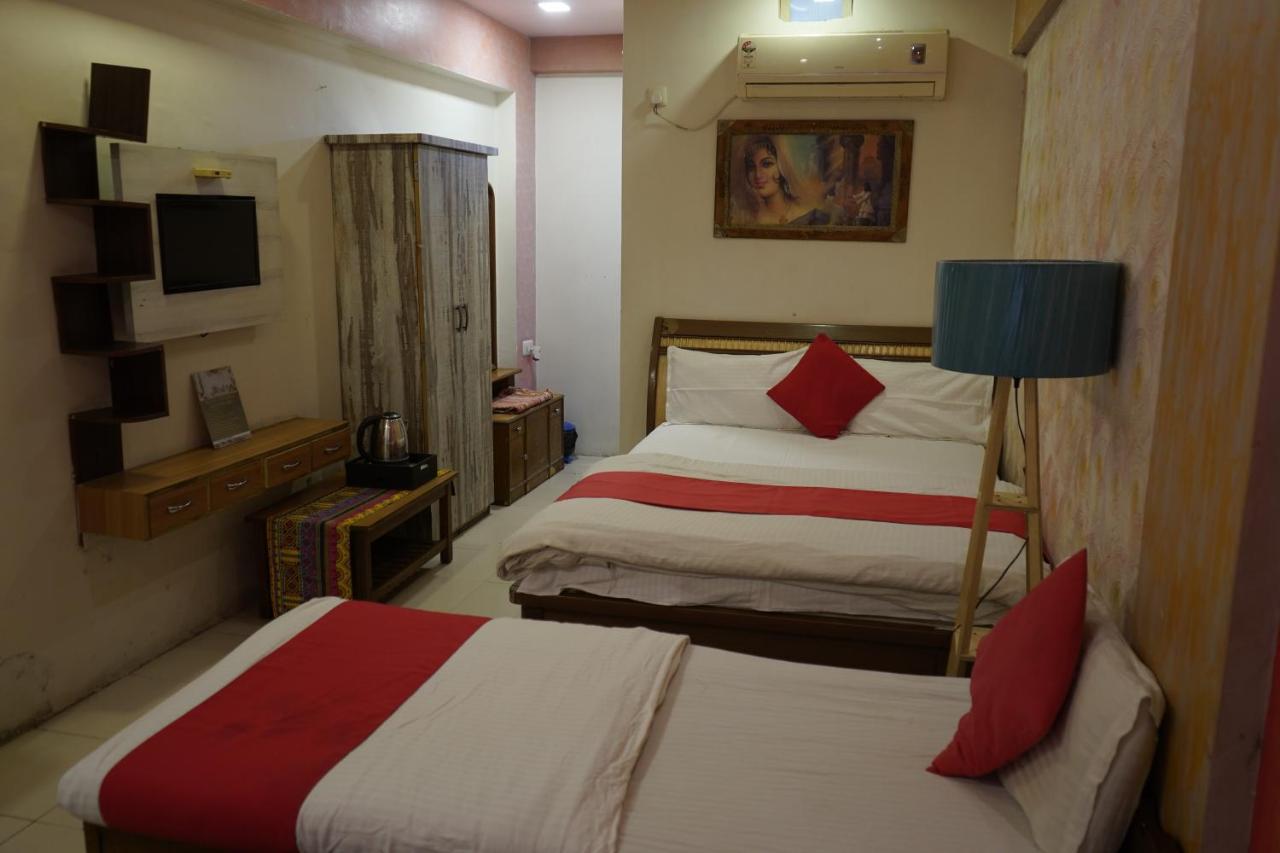 Hotel Krishna アーメダバード エクステリア 写真