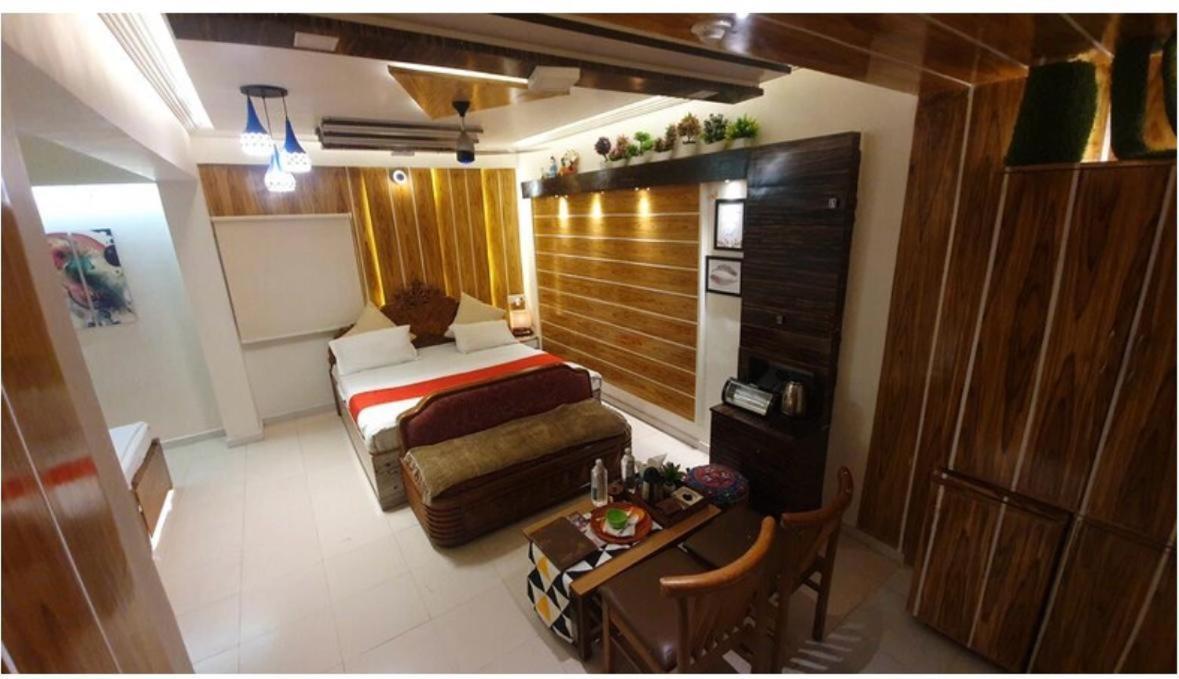 Hotel Krishna アーメダバード エクステリア 写真